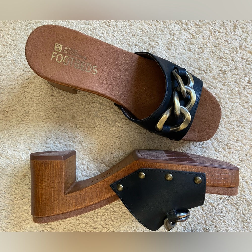White Mountain wooden block heels with buckle - size women’s US 6